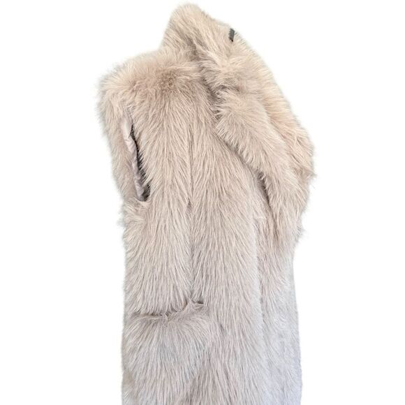 ZARA Faux Fur Vest in Beige - XS-S - Picture 2 of 7